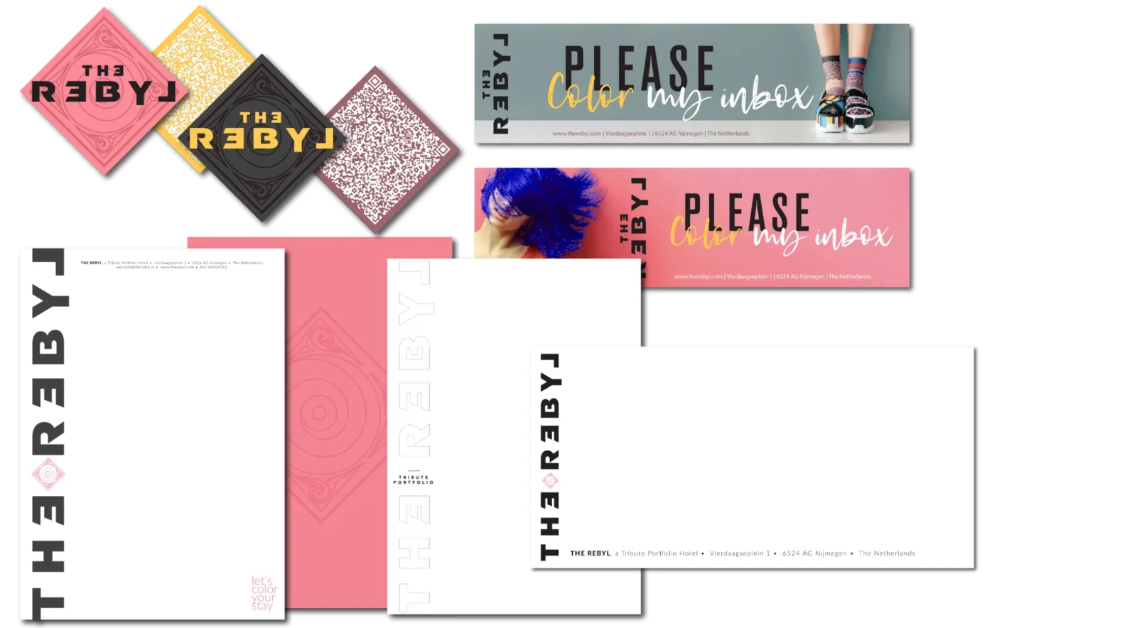 Drukwerk van The Rebyl: labels, briefpapier, deurhangers en twee ansichtkaarten met 'Please color my inbox'