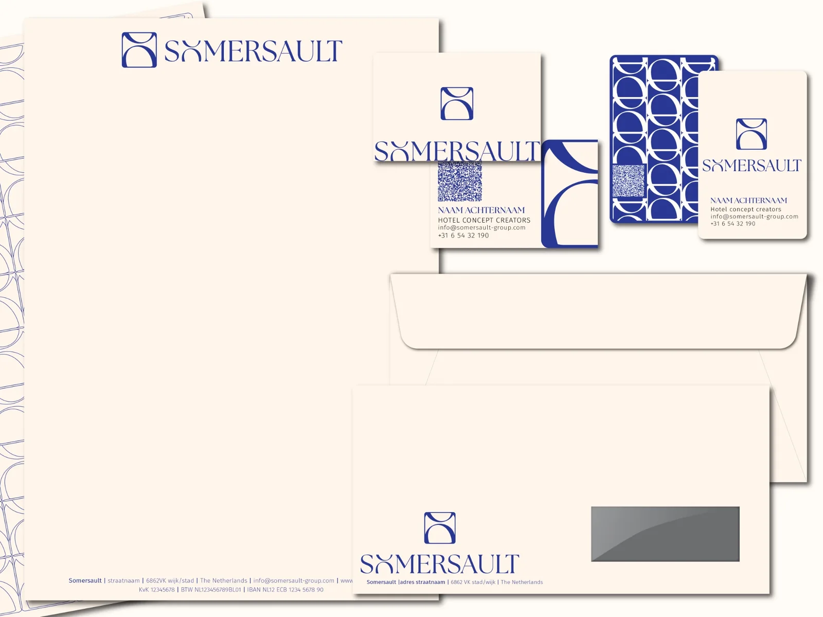 Briefpapier, visitekaartjes en envelop van Somersault, met het patroon van de gesplitste O